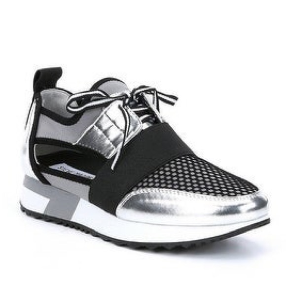 Steve Madden Shoes - NWOB Steve Madden Arctic Low Top Lace Up Sneakers